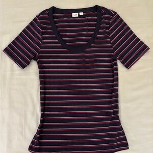 GAP Women's Navy and Red Striped Tee